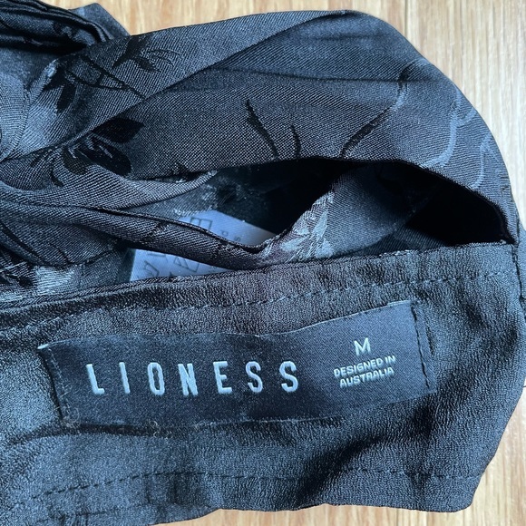 LIONESS Le Paris Halter Tie Button Up Top - Picture 12 of 16